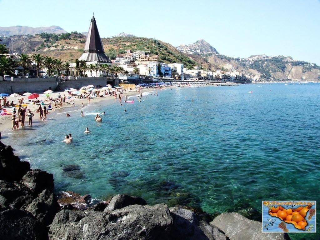 La Casa Di Alessandra Giardini Naxos Exterior photo