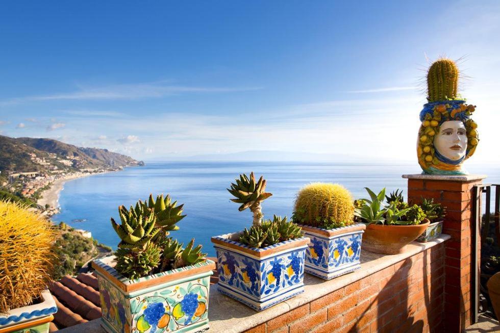 La Casa Di Alessandra Giardini Naxos Exterior photo