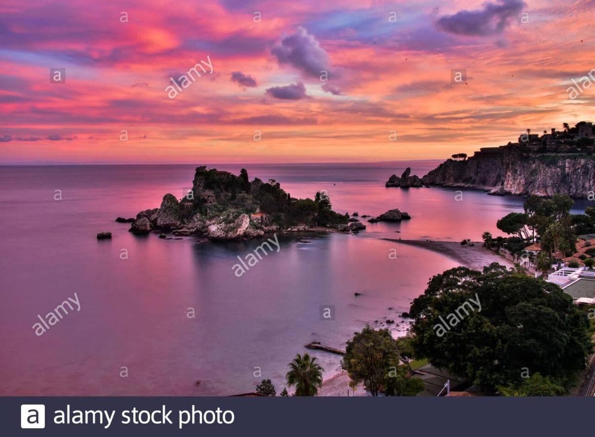 La Casa Di Alessandra Giardini Naxos Exterior photo